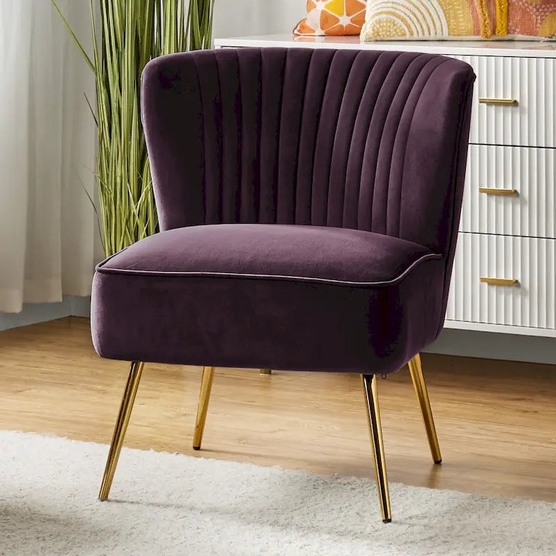 Chaise d'appoint moderne capitonnée en tissu avec pieds dorés