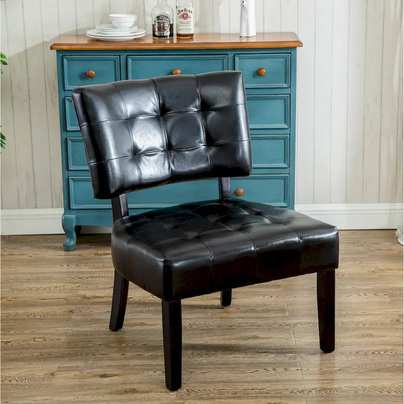 Fauteuil capitonné surdimensionné
