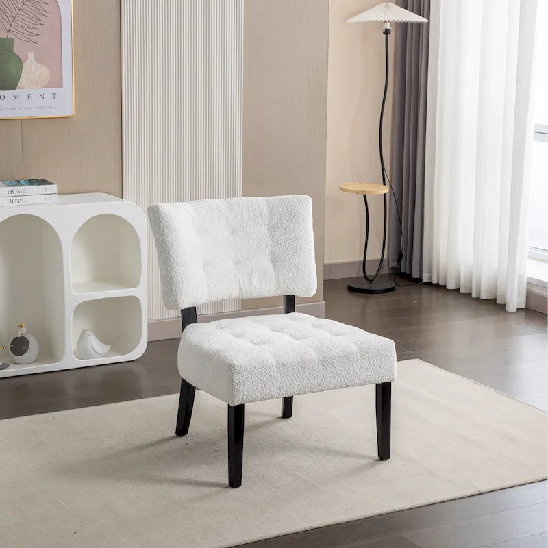 Fauteuil capitonné surdimensionné