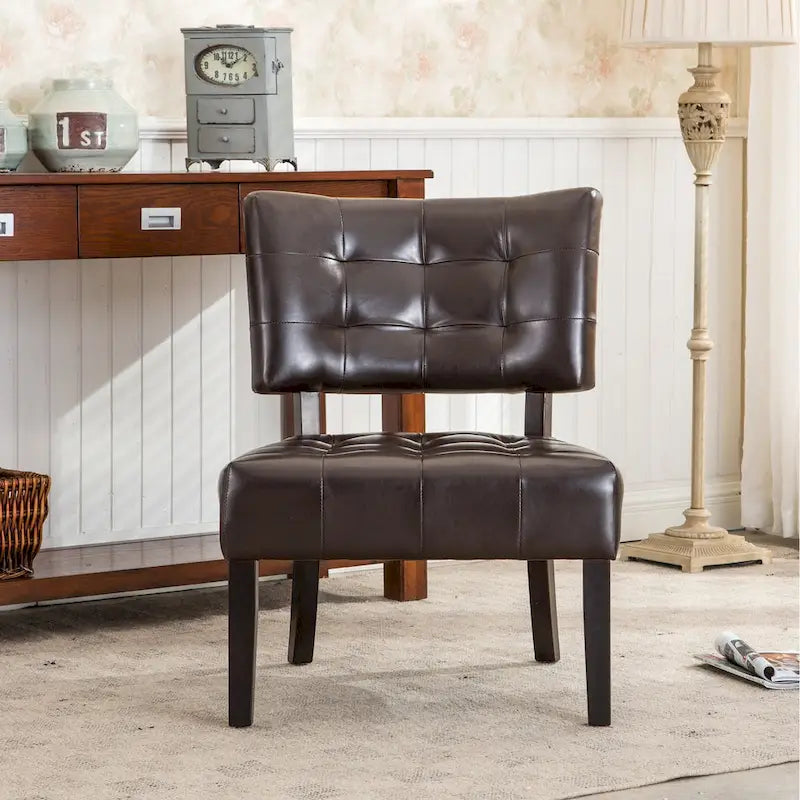 Fauteuil capitonné surdimensionné