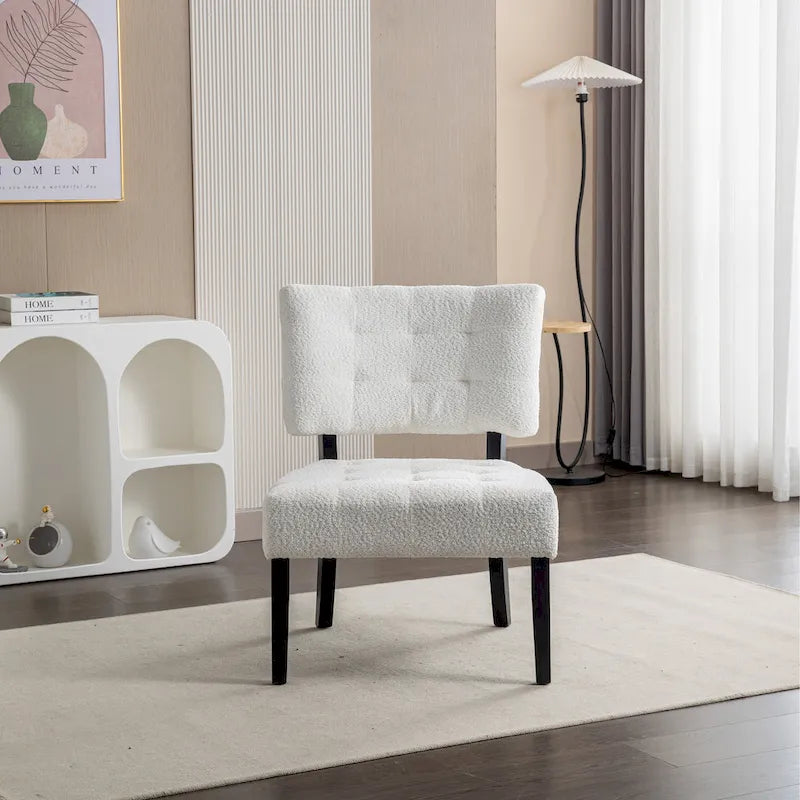 Fauteuil capitonné surdimensionné