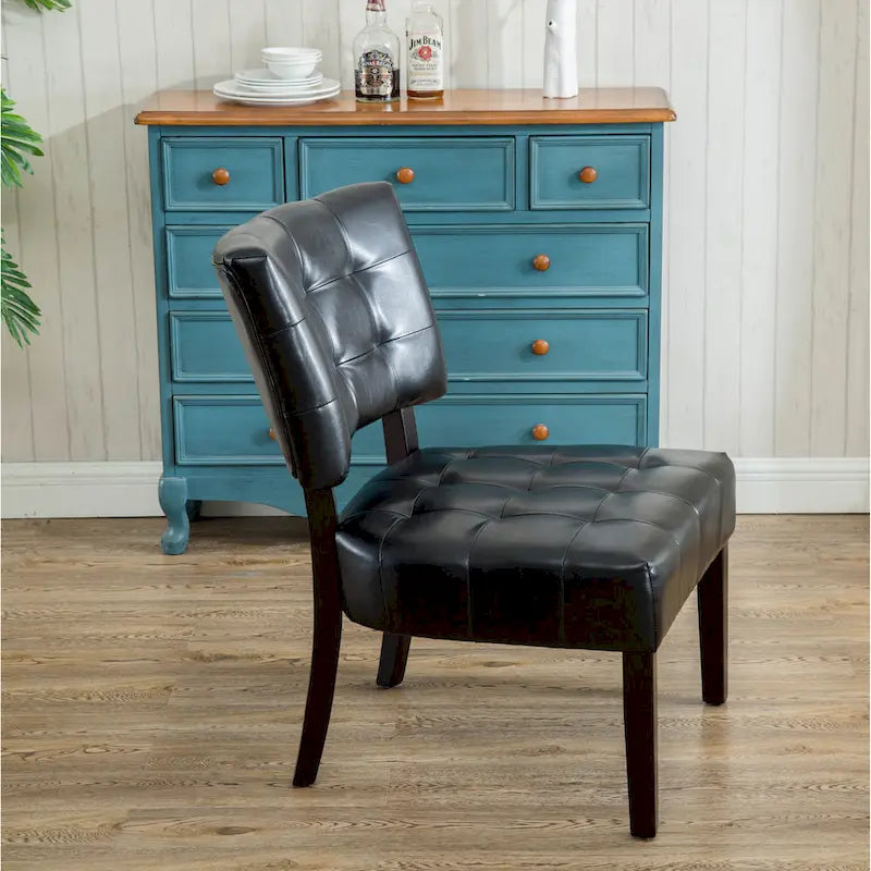 Fauteuil capitonné surdimensionné