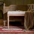 Banc extra long capitonné vintage français avec cadre en bois sculpté