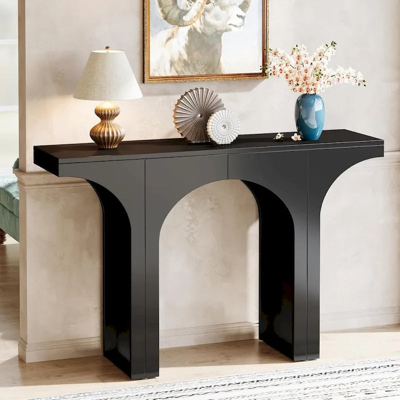 Console d'entrée, table de couloir moderne derrière le canapé