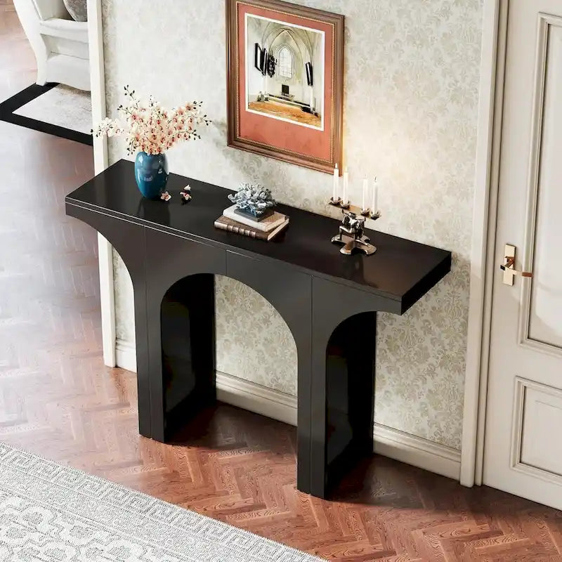 Console d'entrée, table de couloir moderne derrière le canapé