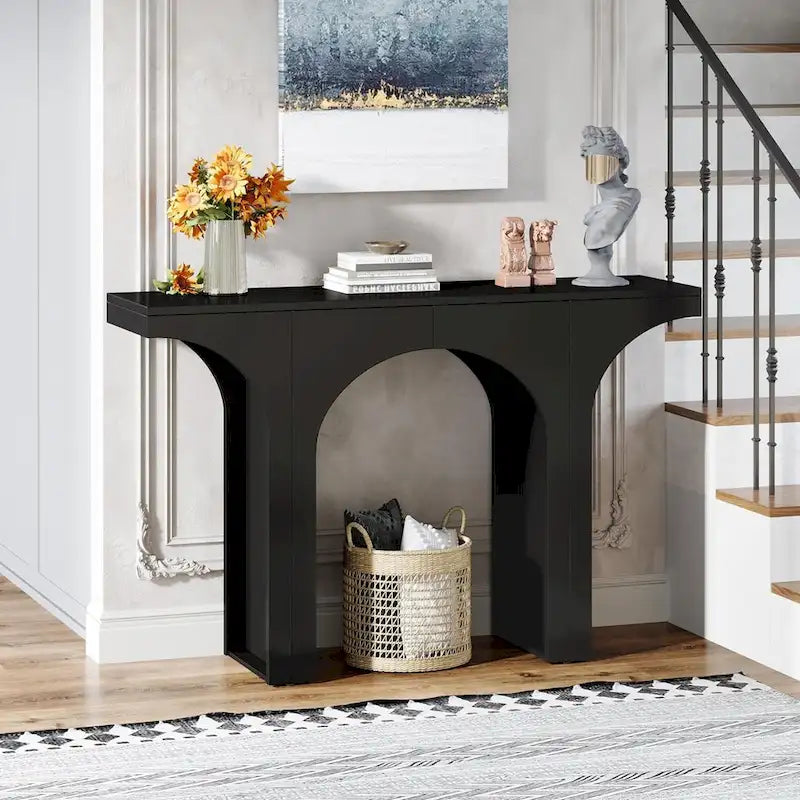 Console d'entrée, table de couloir moderne derrière le canapé