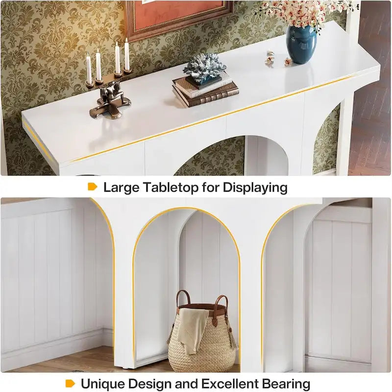 Console d'entrée, table de couloir moderne derrière le canapé